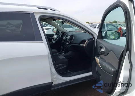 2018 Jeep Cherokee Latitude 4X4 z USA, uszkodzony, nr VIN 1C4PJMCX5JD533192